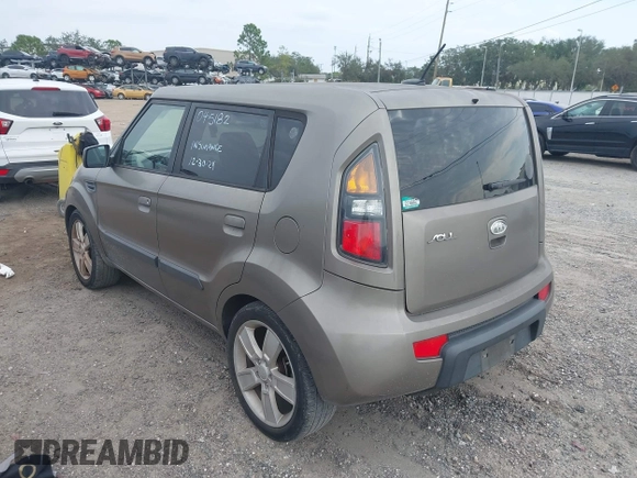 2010 Kia Soul + with VIN KNDJT2A22A7045182, listed as a IAAI auction lot 41322297 with 178,817 mi miles. Bid and sale history available at carsss.com. Image 3.
