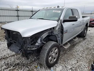 2018 Ram 2500 Big Horn z VIN 3C6UR5MJ1JG102774, wystawiony jako Copart lot #85243574 z przebiegiem 112 579 mil mil oraz Szkoda całkowita • Salvage title. Historia ofert i sprzedaży dostępna na DreamBid. Obrazek 1.