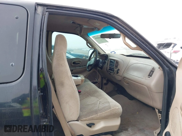 2000 Ford F-150 XL with VIN 1FTRX17L4YKB03771, listed as a IAAI auction lot 41668491 with 1 mi miles. Bid and sale history available at carsss.com. Image 5.