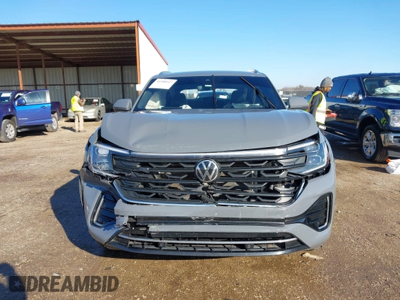 2024 Volkswagen Atlas SEL Premium R-Line z VIN 1V2FE2CA9RC223529, wystawiony jako IAAI lot #41188547 z przebiegiem 24 711 mil mil oraz . Historia ofert i sprzedaży dostępna na DreamBid. Obrazek 12.