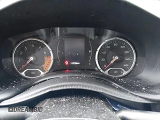 2018 Jeep Renegade Sport z VIN ZACCJBAB9JPJ70730, wystawiony jako IAAI lot #42204939 z przebiegiem 112 789 mil mil oraz . Historia ofert i sprzedaży dostępna na DreamBid. Obrazek 14.