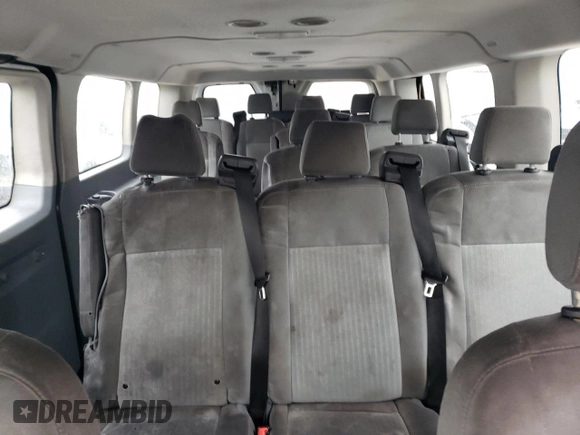 2019 Ford Transit Passenger XL z VIN 1FBZX2ZM1KKB54488, wystawiony jako Copart lot #85083534 z przebiegiem 108 545 mil mil oraz Czysty tytuł • Clean title. Historia ofert i sprzedaży dostępna na DreamBid. Obrazek 10.
