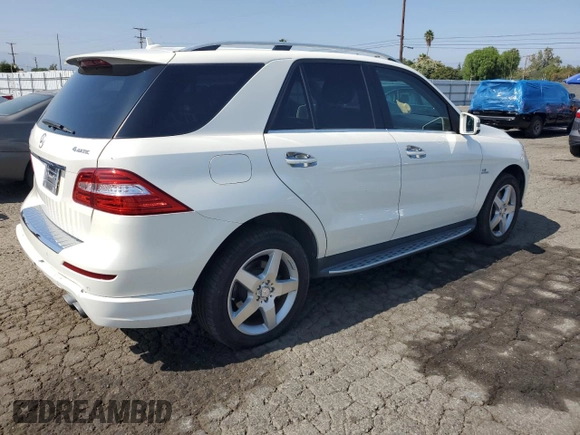 2013 Mercedes-Benz M 550 with VIN 4JGDA7DB8DA198390, listed as a Copart auction lot 62422525 with 121,954 mi miles and Clean title. Bid and sale history available at DreamBid. Image 3.