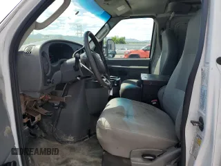 2007 Ford Econoline Cargo Commercial with VIN 1FTNE24L17DB45932, listed as a Copart auction lot 61585365 with 350,153 mi miles and Clean title. Bid and sale history available at DreamBid. Image 7.