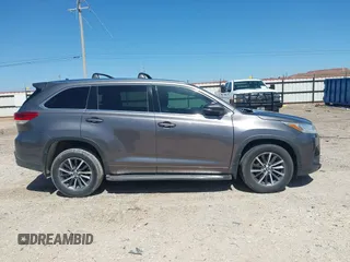 2017 Toyota Highlander XLE with VIN 5TDKZRFH1HS511984, listed as a IAAI auction lot 41948237 with 119,494 mi miles and . Bid and sale history available at DreamBid. Image 13.