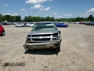 2003 Chevrolet Avalanche z VIN 3GNEC13T33G135778, wystawiony jako Copart lot #54825175 z przebiegiem 244 182 mil mil oraz Czysty tytuł • Clean title. Historia ofert i sprzedaży dostępna na DreamBid. Obrazek 13.