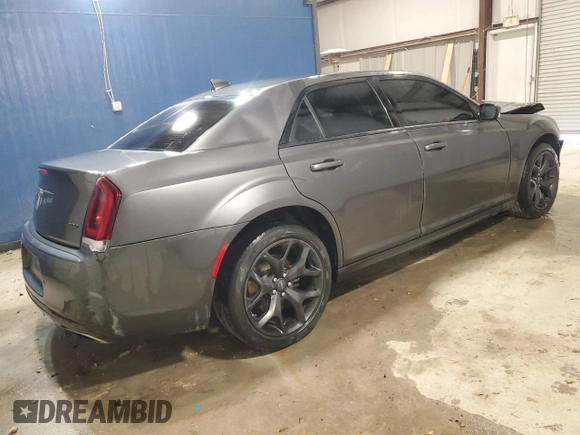 2022 Chrysler 300 Touring L with VIN 2C3CCADG2NH236822, listed as a Copart auction lot 48774065 with 58,736 mi miles and Clean Title. Bid and sale history available at carsss.com. Image 3.