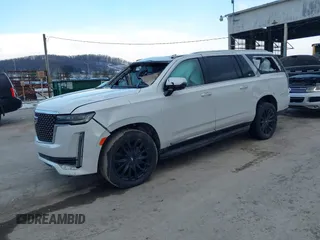 2021 Cadillac Escalade ESV Premium Luxury z VIN 1GYS4KKL5MR414354, wystawiony jako IAAI lot #41399443 z przebiegiem 35 701 mil mil oraz . Historia ofert i sprzedaży dostępna na DreamBid. Obrazek 2.