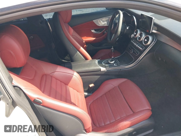 2018 Mercedes-Benz C 300 с VIN WDDWJ4KB1JF748595, выставлен на аукционе IAAI как лот 40413383 с пробегом 58 112 миль миль и . История ставок и продаж доступна на DreamBid. Изображение 5.