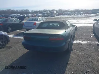 1995 Chevrolet Camaro Z28 z VIN 2G1FP32P5S2196335, wystawiony jako IAAI lot #41261378 z przebiegiem 126 260 mil mil oraz . Historia ofert i sprzedaży dostępna na DreamBid. Obrazek 15.