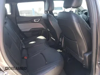 2023 Jeep Compass Latitude Lux z VIN 3C4NJDFNXPT571635, wystawiony jako Copart lot #49438395 z przebiegiem 12 019 mil mil oraz Szkoda całkowita • Salvage title. Historia ofert i sprzedaży dostępna na DreamBid. Obrazek 11.