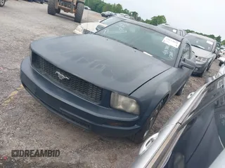 2007 Ford Mustang GT Deluxe with VIN 1ZVHT82H775355835, listed as a IAAI auction lot 42157832 with Not provided miles and . Bid and sale history available at DreamBid. Image 17.