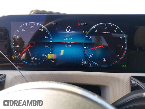 2023 Mercedes-Benz CLA 250 z VIN W1K5J4GB6PN412041, wystawiony jako IAAI lot #42298422 z przebiegiem 12 316 mil mil oraz . Historia ofert i sprzedaży dostępna na DreamBid. Obrazek 7.