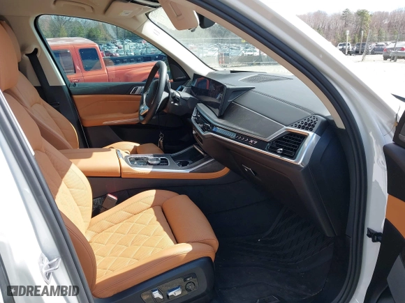 2023 BMW X7 xDrive40i with VIN 5UX23EM05P9R02428, listed as a IAAI auction lot 41695731 with 34,287 mi miles. Bid and sale history available at carsss.com. Image 5.