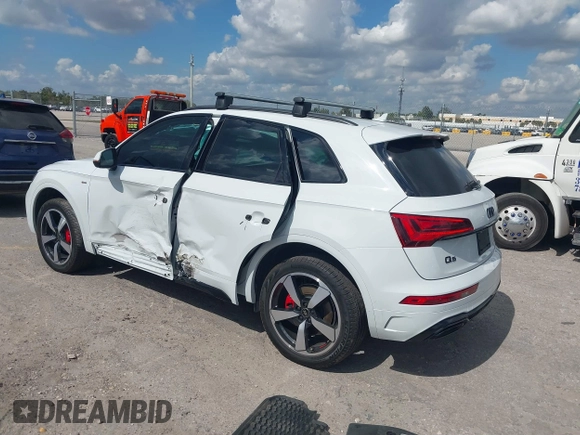 2024 Audi Q5 S line Premium Plus with VIN WA1EAAFY8R2134448, listed as a IAAI auction lot 41547957 with 3,964 mi miles. Bid and sale history available at carsss.com. Image 3.