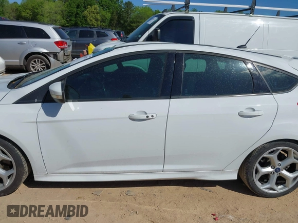 2017 Ford Focus ST with VIN 1FADP3L90HL269513, listed as a IAAI auction lot 42054174 with 77,597 mi miles and . Bid and sale history available at carsss.com. Image 14.