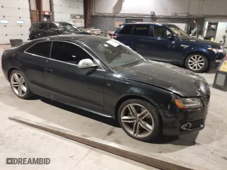2008 Audi S5 with VIN WAURV78T18A011012, listed as a IAAI auction lot 41371023 with 112,736 mi miles. Bid and sale history available at carsss.com. Image 1.