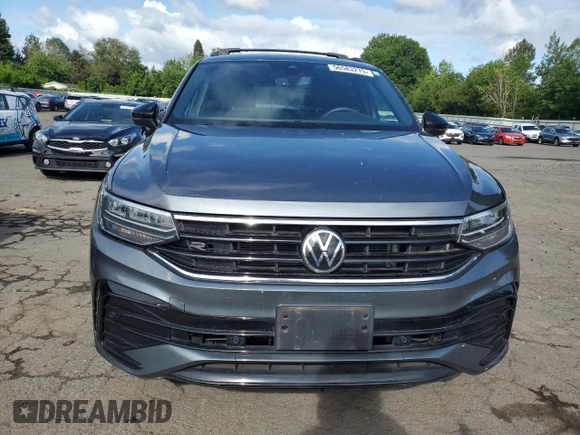 2022 Volkswagen Tiguan SE R-Line Black z VIN 3VV8B7AX9NM041704, wystawiony jako Copart lot #56583275 z przebiegiem 42 996 mil mil oraz Szkoda całkowita • Salvage title. Historia ofert i sprzedaży dostępna na DreamBid. Obrazek 5.