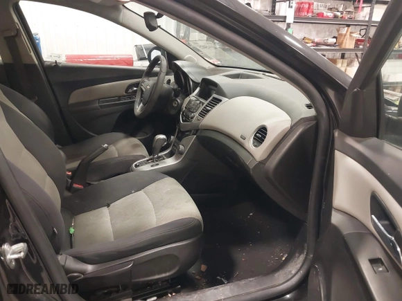 2014 Chevrolet Cruze LS with VIN 1G1PA5SH2E7340849, listed as a IAAI auction lot 41945025 with 107,425 mi miles. Bid and sale history available at carsss.com. Image 5.