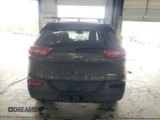 2015 Jeep Cherokee Latitude z VIN 1C4PJLCB9FW531603, wystawiony jako Copart lot #57490915 z przebiegiem 186 155 mil mil oraz Nie do naprawy • Non repairable. Historia ofert i sprzedaży dostępna na DreamBid. Obrazek 6.