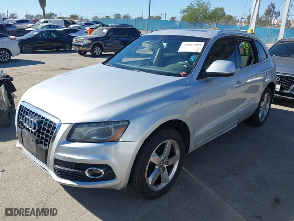 2011 Audi Q5 3.2L Premium Plus with VIN WA1DKAFP9BA068715, listed as a IAAI auction lot 41867985 with 147,207 mi miles. Bid and sale history available at carsss.com. Image 19.