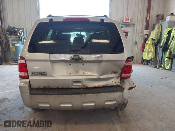 2011 Ford Escape Limited с VIN 1FMCU0EG3BKB39596, выставлен на аукционе IAAI как лот 42622102 с пробегом 179 758 миль миль и . История ставок и продаж доступна на DreamBid. Изображение 14.