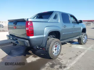 2008 Chevrolet Avalanche LS z VIN 3GNEC12J08G193046, wystawiony jako IAAI lot #42084024 z przebiegiem 138 581 mil mil oraz . Historia ofert i sprzedaży dostępna na DreamBid. Obrazek 4.