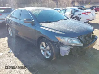 2011 Toyota Camry LE z VIN 4T1BF3EKXBU205688, wystawiony jako IAAI lot #41729303 z przebiegiem 122 946 mil mil oraz . Historia ofert i sprzedaży dostępna na DreamBid. Obrazek 1.