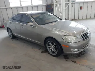 2007 Mercedes-Benz S-Class 5.5L V8 with VIN WDDNG71X07A081212, listed as a IAAI auction lot 41971565 with 166,904 mi miles. Bid and sale history available at carsss.com. Image 1.