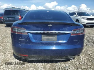 2017 Tesla Model S 100D z VIN 5YJSA1E27HF204491, wystawiony jako Copart lot #55160945 z przebiegiem 57 059 mil mil oraz Szkoda całkowita • Salvage title. Historia ofert i sprzedaży dostępna na DreamBid. Obrazek 6.