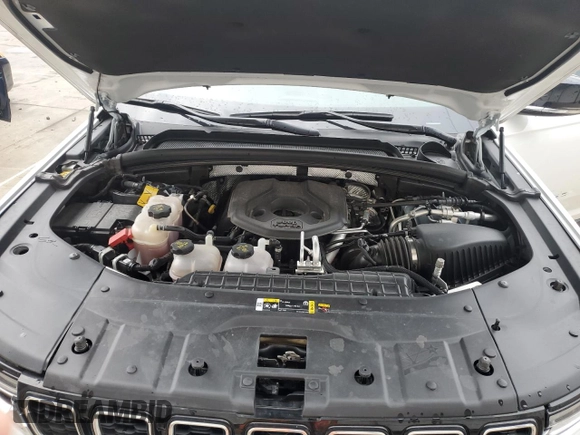 2024 Jeep Grand Cherokee with VIN 1C4RJYB60R8531766, listed as a Copart auction lot 63136725 with 32,173 mi miles and Clean title. Bid and sale history available at DreamBid. Image 12.
