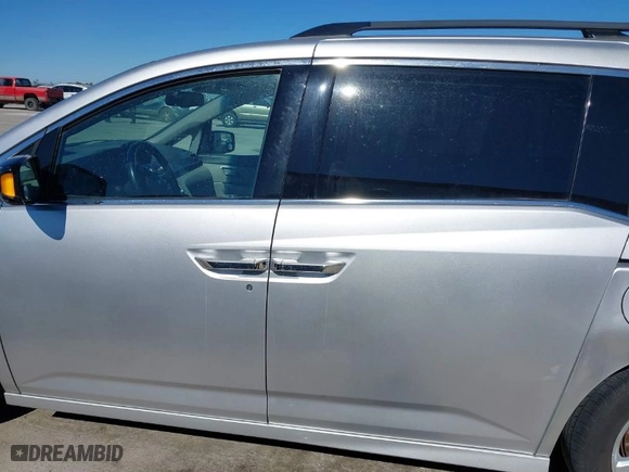 2012 Honda Odyssey Touring with VIN 5FNRL5H9XCB095283, listed as a IAAI auction lot 41479598 with NaN miles. Bid and sale history available at carsss.com. Image 15.