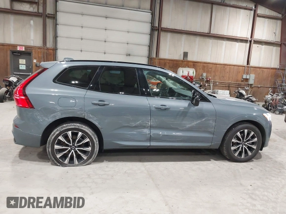 2023 Volvo XC60 Plus Dark Theme with VIN YV4L12RW7P1253928, listed as a IAAI auction lot 41995098 with 36,211 mi miles. Bid and sale history available at carsss.com. Image 14.