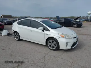 2013 Toyota Prius One z VIN JTDKN3DU1D5611897, wystawiony jako IAAI lot #42028788 z przebiegiem 144 522 mil mil oraz . Historia ofert i sprzedaży dostępna na DreamBid. Obrazek 1.