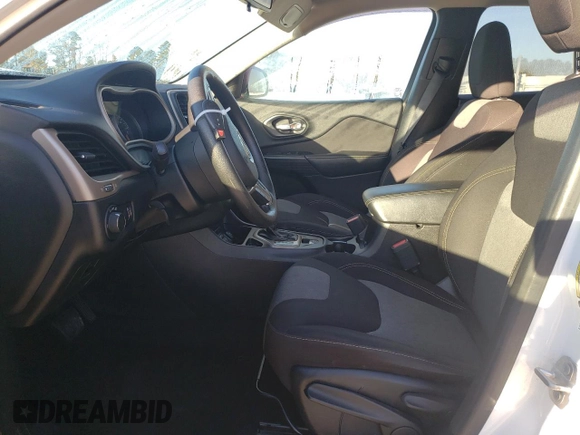 2017 Jeep Cherokee Sport z VIN 1C4PJLAS7HW548230, wystawiony jako Copart lot #81716524 z przebiegiem 84 313 mil mil oraz Szkoda całkowita • Salvage title. Historia ofert i sprzedaży dostępna na DreamBid. Obrazek 7.