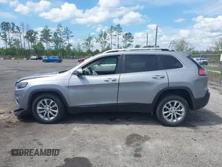 2019 Jeep Cherokee Latitude with VIN 1C4PJLCB7KD114583, listed as a IAAI auction lot 41908161 with 42,286 mi miles. Bid and sale history available at carsss.com. Image 14.