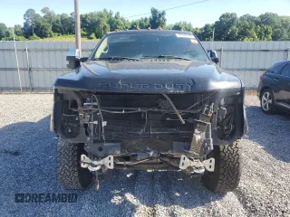 2017 Ford F-250 Lariat z VIN 1FT7W2BT6HEB84309, wystawiony jako Copart lot #57547225 z przebiegiem 150 467 mil mil oraz Szkoda całkowita • Salvage title. Historia ofert i sprzedaży dostępna na DreamBid. Obrazek 5.