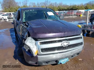 2007 Chevrolet Silverado 1500 LT w/1LT with VIN 1GCEK19JX7Z613475, listed as a IAAI auction lot 41666369 with 0 mi miles. Bid and sale history available at carsss.com. Image 1.