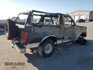 1993 Ford Bronco Custom with VIN 1FMEU15H0PLB25924, listed as a Copart auction lot 60614104 with 0 mi miles and Salvage Title. Bid and sale history available at carsss.com. Image 3.