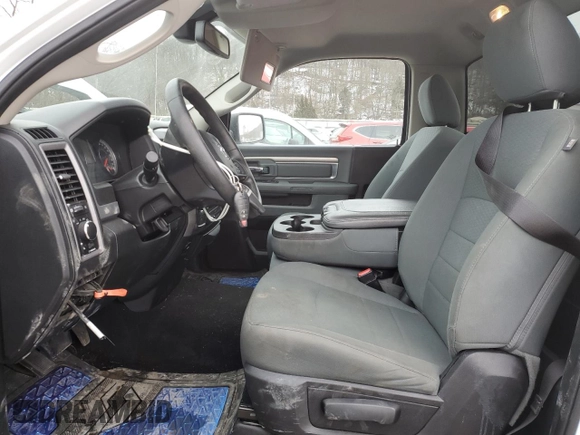 2017 Ram 1500 Tradesman z VIN 3C6JR6AG4HG591621, wystawiony jako Copart lot #43058735 z przebiegiem 48 708 mil mil oraz Szkoda całkowita • Salvage title. Historia ofert i sprzedaży dostępna na DreamBid. Obrazek 7.