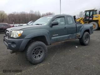 2009 Toyota Tacoma with VIN 5TEUX42N09Z597628, listed as a Copart auction lot 51799555 with 272,872 mi miles and Clean Title. Bid and sale history available at carsss.com. Image 1.