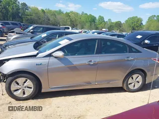2013 Hyundai Sonata with VIN KMHEC4A46DA075948, listed as a IAAI auction lot 41994662 with 146,699 mi miles and . Bid and sale history available at carsss.com. Image 15.