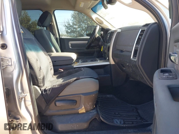 2015 Ram 2500 SLT with VIN 3C6UR5DL5FG664542, listed as a IAAI auction lot 41364516 with 161,984 mi miles. Bid and sale history available at carsss.com. Image 5.
