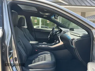 2017 Lexus NX 200t z VIN JTJBARBZ8H2111463, wystawiony jako Copart lot #58987995 z przebiegiem 254 433 mil mil oraz Tytuł czysty. Historia ofert i sprzedaży dostępna na DreamBid. Obrazek 5.