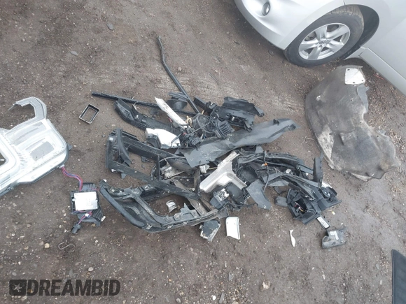 2018 Ford F-150 XL z VIN 1FTEW1EG3JFA69988, wystawiony jako IAAI lot #41429502 z przebiegiem Nie podano mil oraz . Historia ofert i sprzedaży dostępna na DreamBid. Obrazek 12.