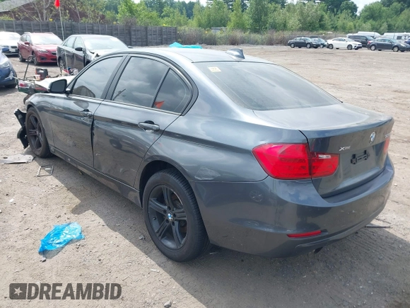 2015 BMW 3 Series 328i xDrive с VIN WBA3B5G53FNS20635, выставлен на аукционе IAAI как лот 42744509 с пробегом Не указан миль и . История ставок и продаж доступна на DreamBid. Изображение 3.