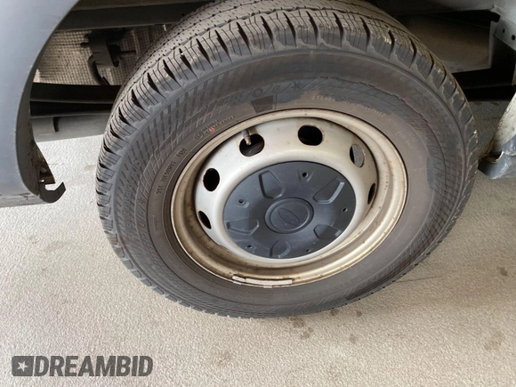 2017 Ford Transit с VIN 1FTYE1YM8HKA28386, выставлен на аукционе IAAI как лот 42774164 с пробегом 224 557 миль миль и . История ставок и продаж доступна на DreamBid. Изображение 26.