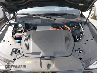 2024 Audi Q8 e-tron z VIN WA16AAGE2RB031437, wystawiony jako IAAI lot #41761720 z przebiegiem 19 579 mil mil oraz . Historia ofert i sprzedaży dostępna na DreamBid. Obrazek 10.