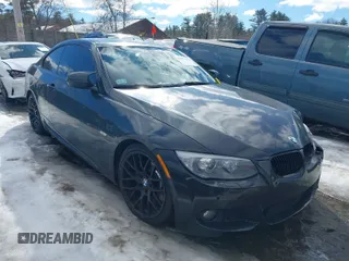 2013 BMW 3 Series 335i with VIN WBAKG7C59DJ437898, listed as a IAAI auction lot 41677115 with 219,992 mi miles. Bid and sale history available at carsss.com. Image 1.