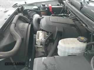 2009 Chevrolet Silverado 2500HD Work Truck с VIN 1GCHC43K19F190867, выставлен на аукционе IAAI как лот 43541901 с пробегом 220 804 миль миль и . История ставок и продаж доступна на DreamBid. Изображение 19.